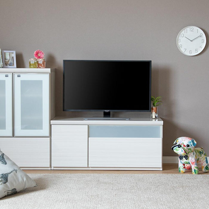 テレビ台 白 おしゃれ 北欧 ローボード テレビボード ロータイプ ホワイト リビング収納 引き出し 組み立て 不要 コンパクト モダン シンプル 可動棚 小物入れ 木製 一人暮らし 小さい ハイグロス 白木目 鏡面 つや 新生活 送料無料